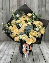 Букет цветов из:  Розы и Лизиантусы #REPLACE_PRED# Икряном