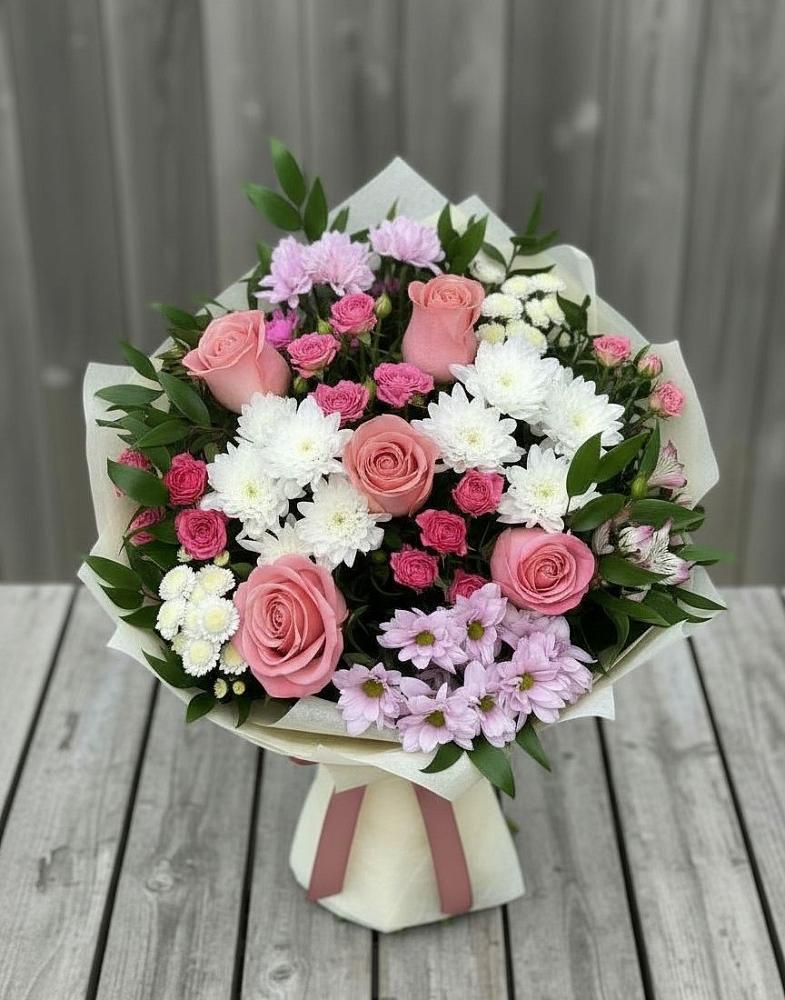 Букет цветов из: Альстромерии, Гвоздики, Розы и Хризантемы в Икряном
