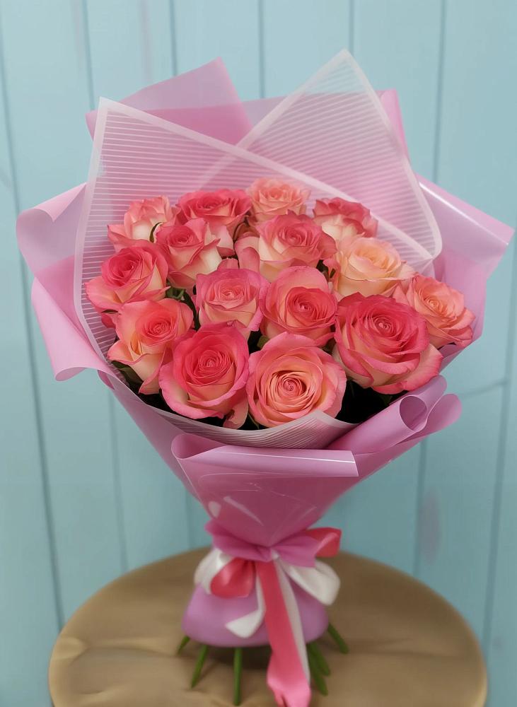 Букет 15 Розовых роз Равель в Икряном