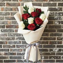 Букет цветов из:  Розы в Икряном