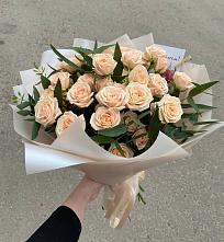 Букет Кремовые розы Латте в Икряном