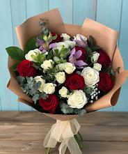 Букет цветов из:  Розы и Альстромерии в Икряном
