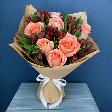 Букет цветов из:  Розы и Альстромерии в Икряном