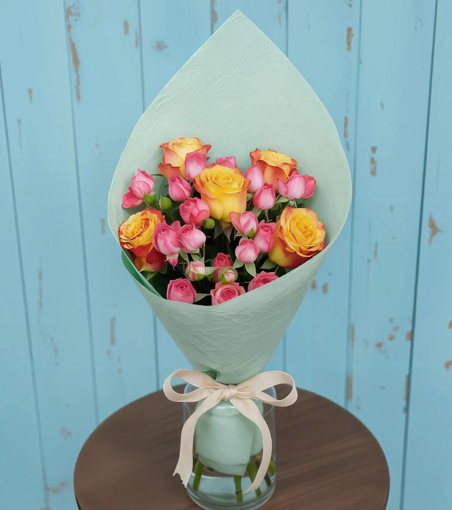 Букет цветов из: Розы в Икряном