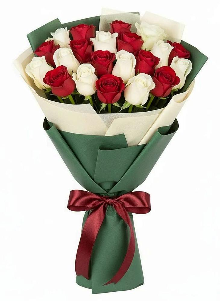Букет Микс из красных и белых роз в Икряном