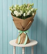 Букет цветов из:  Лизиантусы в Икряном