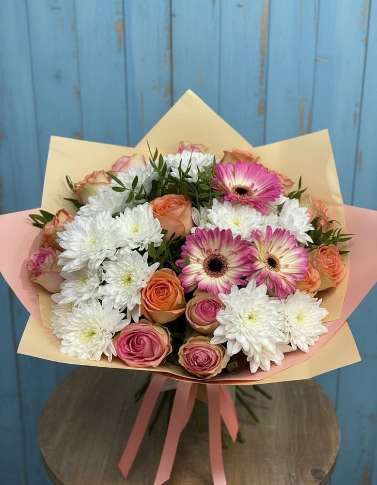 Букет цветов из: Розы, Герберы и Хризантемы в Икряном