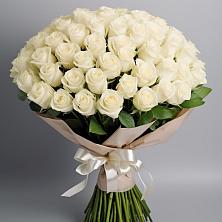 Букет 101 беля роза Белоснежка в Икряном