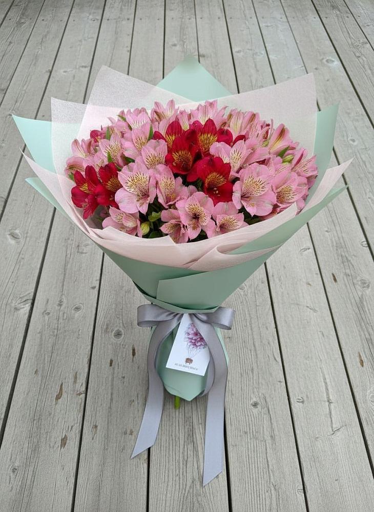 Букет цветов из: Альстромерии в Икряном