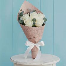 Букет цветов из:  Розы в Икряном