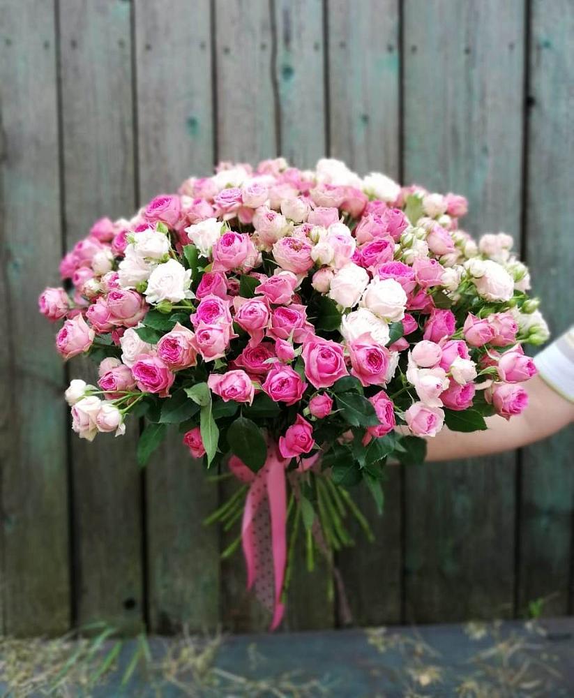 Букет Розовые кустовые розы Натали и Лав Лидия в Икряном