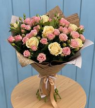 Букет цветов из:  Розы в Икряном