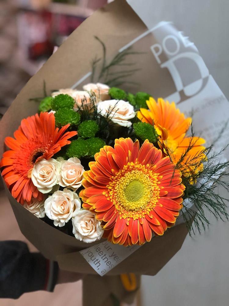 Букет цветов из: Герберы, Хризантемы и Розы в Икряном
