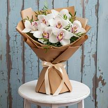 Букет цветов из:  Орхидеи и Розы в Икряном